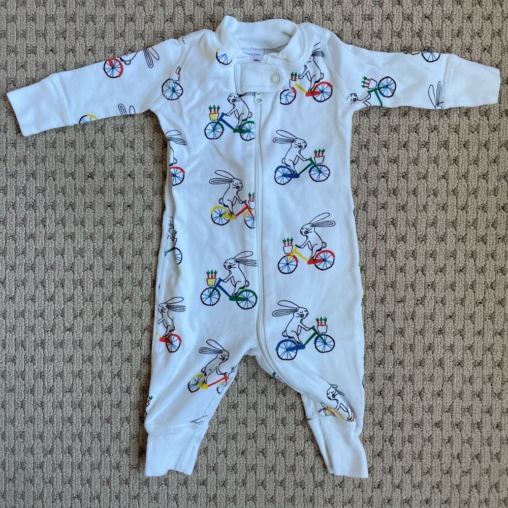 Hanna Andersson Baby Easter Print 2 Way Zip Sleeper, size 0-3 months